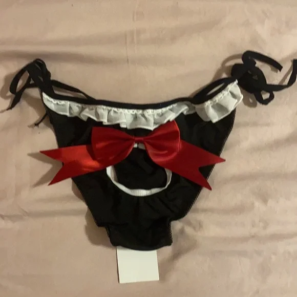 Japanese lingerie cut out panties - Picture 2 of 6